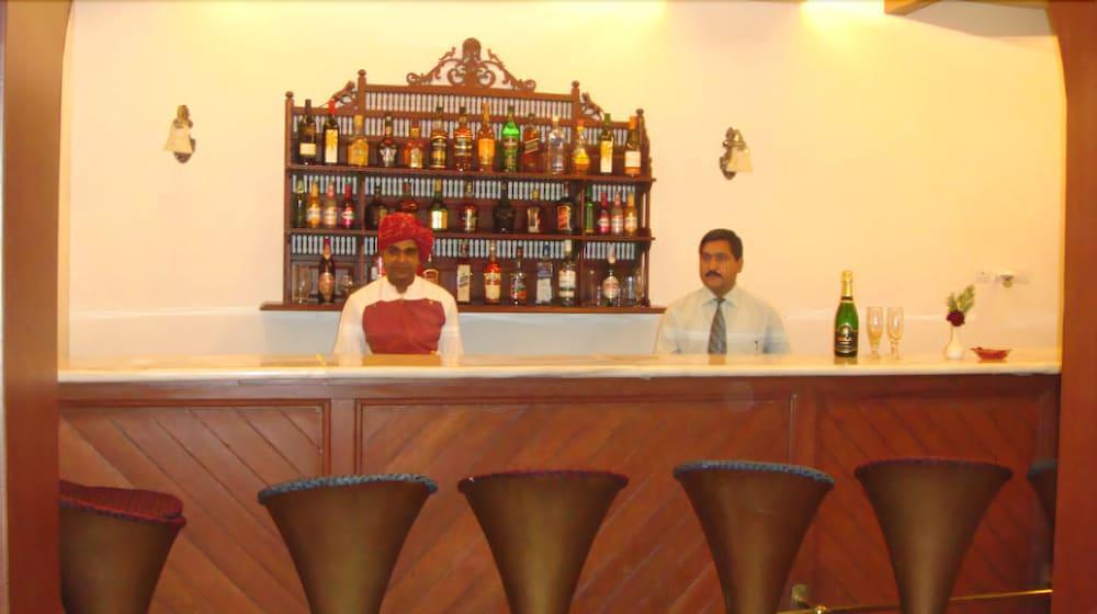 Cama Rajputana Club Resort Mount Abu Bagian luar foto