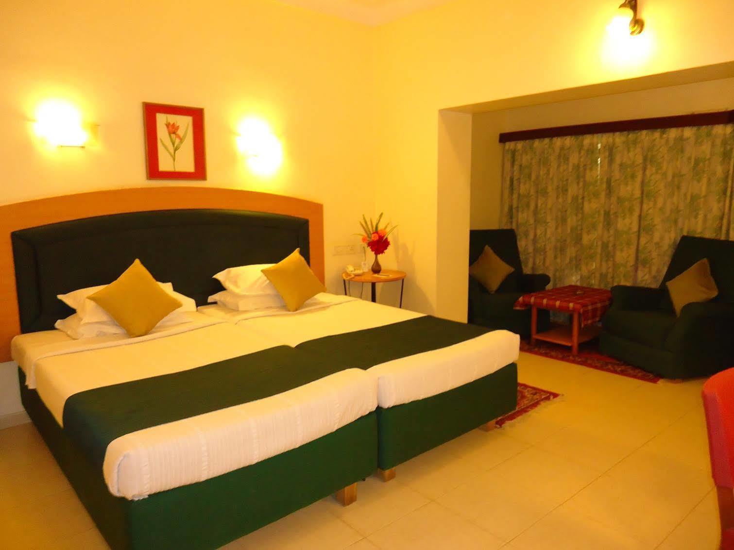 Cama Rajputana Club Resort Mount Abu Bagian luar foto